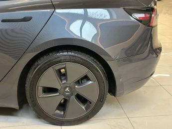 TESLA MODEL 3 Model 3 Long Range AWD 4WD 4dr