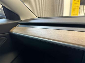 TESLA MODEL 3 Model 3 Long Range AWD 4WD 4dr