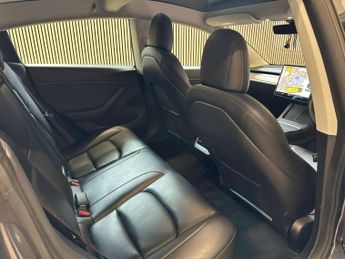 TESLA MODEL 3 Model 3 Long Range AWD 4WD 4dr