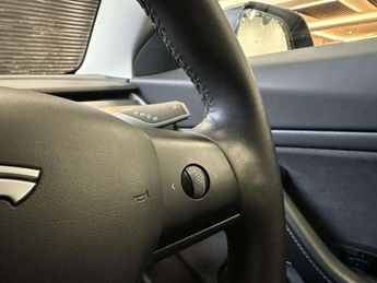 TESLA MODEL 3 Model 3 Long Range AWD 4WD 4dr