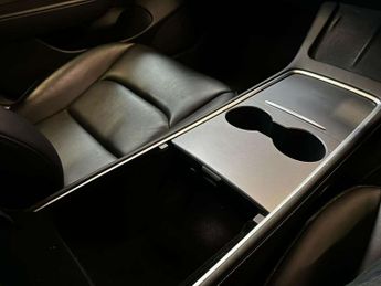 TESLA MODEL 3 Model 3 Long Range AWD 4WD 4dr