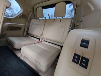 Toyota LAND CRUISER 2.8 Land Cruiser Invincible D-4D Auto 4WD 5dr