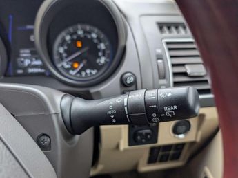 Toyota LAND CRUISER 2.8 Land Cruiser Invincible D-4D Auto 4WD 5dr