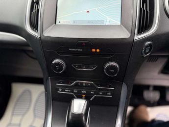 FORD S-MAX 2.0 S-Max Titanium TDCi Auto 5dr