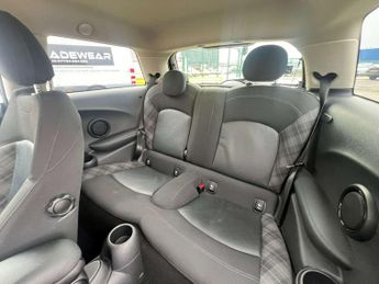 MINI HATCH 2.0 Cooper SD Automatic 3dr - NATIONAL DELIVERY*