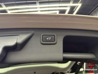 Land Rover Discovery Sport 2.0 TD4 HSE Black SUV 5dr Diesel Auto 4WD Euro 6 (s/s) (180 ps)