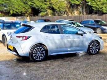 Toyota COROLLA 1.8 Corolla Design VVT-i HEV CVT 5dr