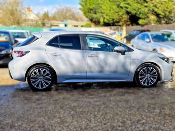 Toyota COROLLA 1.8 Corolla Design VVT-i HEV CVT 5dr