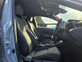 Toyota COROLLA 1.8 Corolla Design VVT-i HEV CVT 5dr