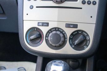 VAUXHALL CORSA 1.4 Corsa Club A/C Auto 5dr