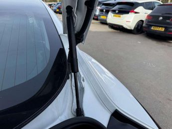 TESLA MODEL 3 Model 3 Standard Range + 4dr