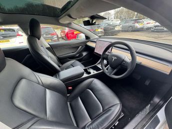 TESLA MODEL 3 Model 3 Standard Range + 4dr