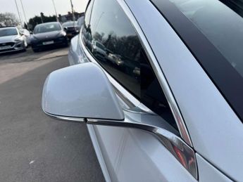 TESLA MODEL 3 Model 3 Standard Range + 4dr