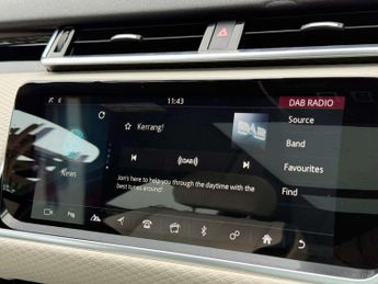 Land Rover RANGE ROVER VELAR 2.0 Range Rover Velar R-Dynamic SE D240 Auto 4WD 5dr