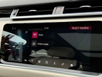 Land Rover RANGE ROVER VELAR 2.0 Range Rover Velar R-Dynamic SE D240 Auto 4WD 5dr