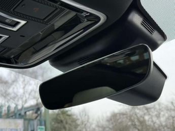 Land Rover RANGE ROVER VELAR 2.0 Range Rover Velar R-Dynamic SE D240 Auto 4WD 5dr