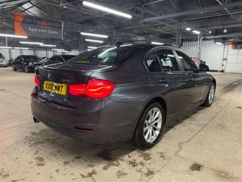 BMW 3 SERIES 2.0 320i xDrive SE Auto 4WD 4dr