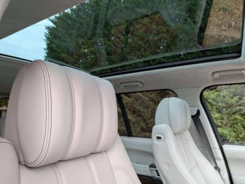 Land Rover Range Rover 4.4 Range Rover Autobiography SDV8 Auto 4WD 5dr