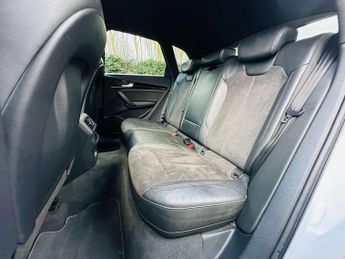 AUDI Q5 2.0 Q5 Black Edition 40 TDI Quattro Semi-Auto 4WD 5dr