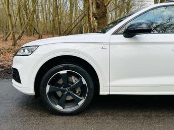 AUDI Q5 2.0 Q5 Black Edition 40 TDI Quattro Semi-Auto 4WD 5dr