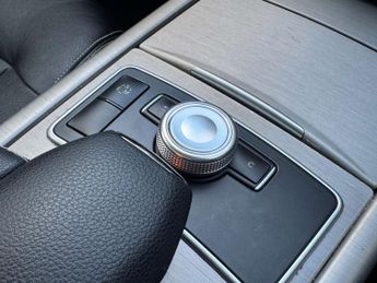 MERCEDES-BENZ E-CLASS 3.0 E350 Sport CDi BlueEfficiency 265 Auto 5dr