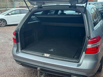 MERCEDES-BENZ E-CLASS 3.0 E350 Sport CDi BlueEfficiency 265 Auto 5dr