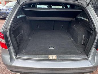 MERCEDES-BENZ E-CLASS 3.0 E350 Sport CDi BlueEfficiency 265 Auto 5dr