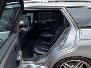 MERCEDES-BENZ E-CLASS 3.0 E350 Sport CDi BlueEfficiency 265 Auto 5dr