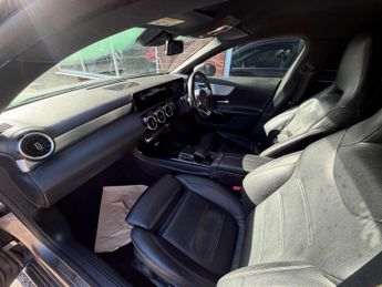 MERCEDES-BENZ CLA 1.3 CLA 200 AMG Line Auto 5dr