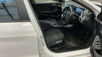 BMW 1 SERIES 1.5 116D SE Auto 5dr