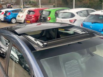 KIA VENGA 1.6 Venga 4 Auto 5dr