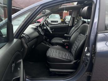 KIA VENGA 1.6 Venga 4 Auto 5dr