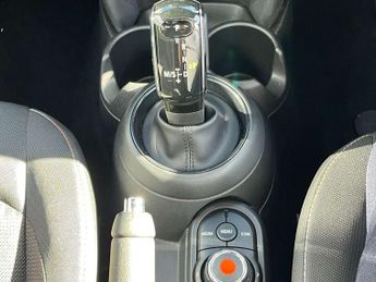 MINI CONVERTIBLE 1.5 Cooper Classic Auto 2dr