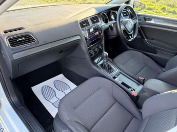 VOLKSWAGEN GOLF 1.0 Golf SE Nav TSi BlueMotion Technology Semi-Auto 5dr