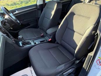 VOLKSWAGEN GOLF 1.0 Golf SE Nav TSi BlueMotion Technology Semi-Auto 5dr