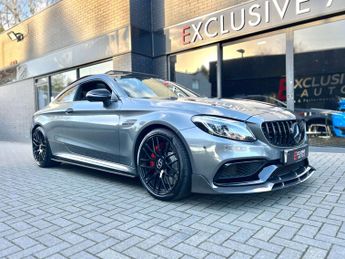 Mercedes C Class 4.0 C63 V8 BiTurbo AMG S (Premium) CARBON BODYKIT + WHITE LEATHE