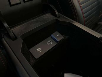 LAND ROVER DISCOVERY SPORT 1.5 Discovery Sport R-Dynamic SE P300e Auto 4WD 5dr