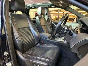 LAND ROVER DISCOVERY SPORT 1.5 Discovery Sport R-Dynamic SE P300e Auto 4WD 5dr