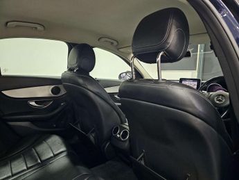 MERCEDES-BENZ C-CLASS 2.0 C200 Sport Auto 4dr