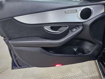 MERCEDES-BENZ C-CLASS 2.0 C200 Sport Auto 4dr