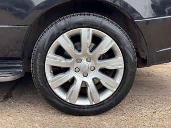 Land Rover RANGE ROVER 4.4 Range Rover Westminster TDV8 Auto 4WD 5dr