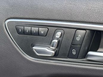 MERCEDES-BENZ A-CLASS 2.1 A 200 WhiteArt Premium+ D Automatic 5dr - NATIONAL DELIVERY*