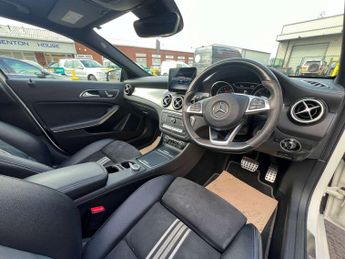 MERCEDES-BENZ A-CLASS 2.1 A 200 WhiteArt Premium+ D Automatic 5dr - NATIONAL DELIVERY*