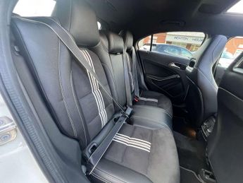 MERCEDES-BENZ A-CLASS 2.1 A 200 WhiteArt Premium+ D Automatic 5dr - NATIONAL DELIVERY*