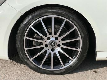 MERCEDES-BENZ A-CLASS 2.1 A 200 WhiteArt Premium+ D Automatic 5dr - NATIONAL DELIVERY*