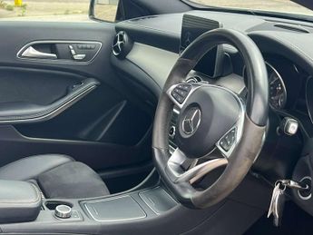 MERCEDES-BENZ A-CLASS 2.1 A 200 WhiteArt Premium+ D Automatic 5dr - NATIONAL DELIVERY*
