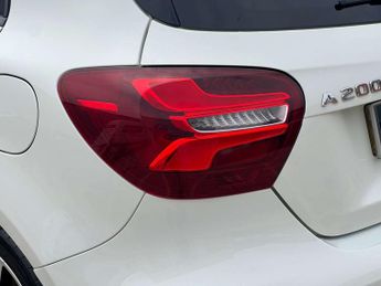 MERCEDES-BENZ A-CLASS 2.1 A 200 WhiteArt Premium+ D Automatic 5dr - NATIONAL DELIVERY*