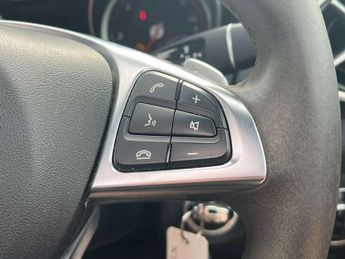 MERCEDES-BENZ A-CLASS 2.1 A 200 WhiteArt Premium+ D Automatic 5dr - NATIONAL DELIVERY*