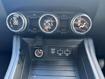 RENAULT ZOE Zoe i Iconic ZE50 5dr