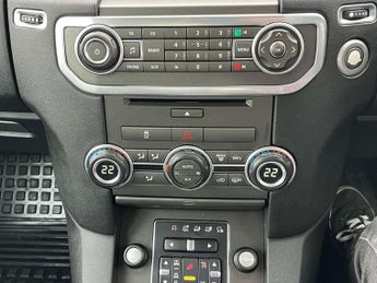 Land Rover DISCOVERY 3.0 Discovery GS SDV6 Auto 4WD 5dr